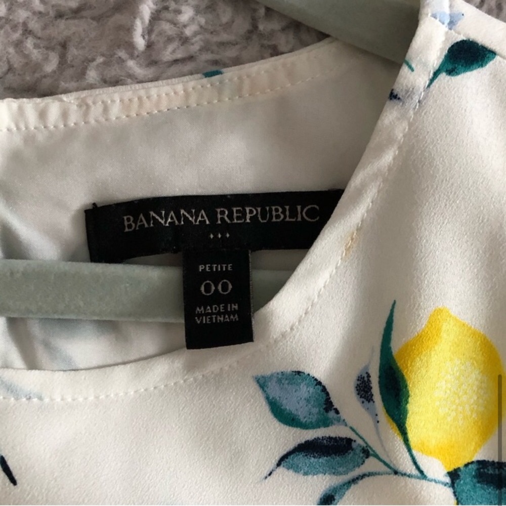 BR Lemon Ruffle Dress - Picture 6 of 7